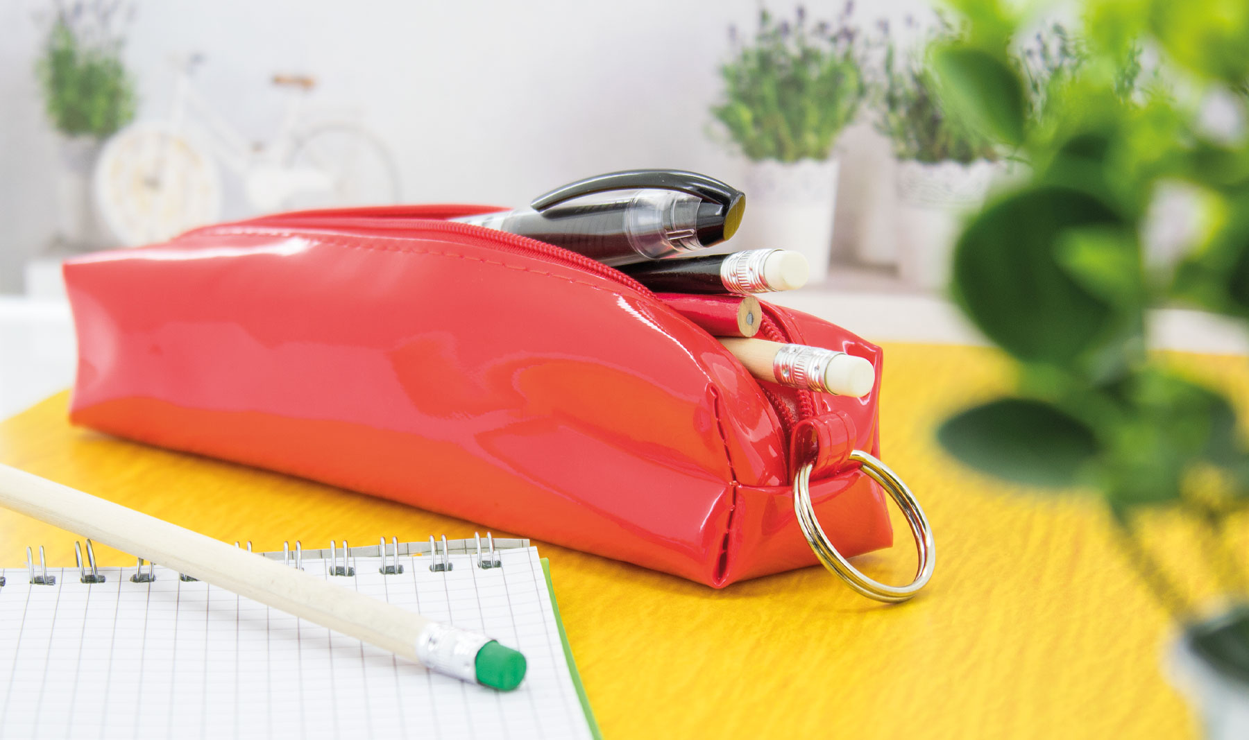 ESTUCHE DE CHAROL LILA