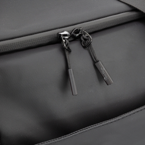 <p>BOLSA DEPORTIVA DE VIAJE PIERRE DELONE "NEWMART"</p>